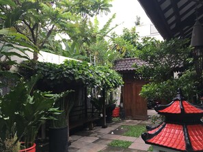 Terrace/patio - Griya Yunika Homestay (Yogyakarta)