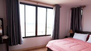 Sweet Deluxe Room | Desk, blackout drapes, WiFi (free) - Onvara Place (Ayutthaya)