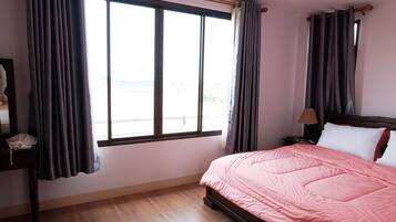 Sweet Deluxe Room | Escritorio, cortinas blackout y wifi gratis