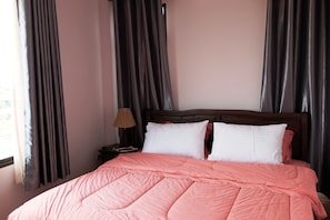 Sweet Deluxe Room | Desk, blackout curtains, free WiFi