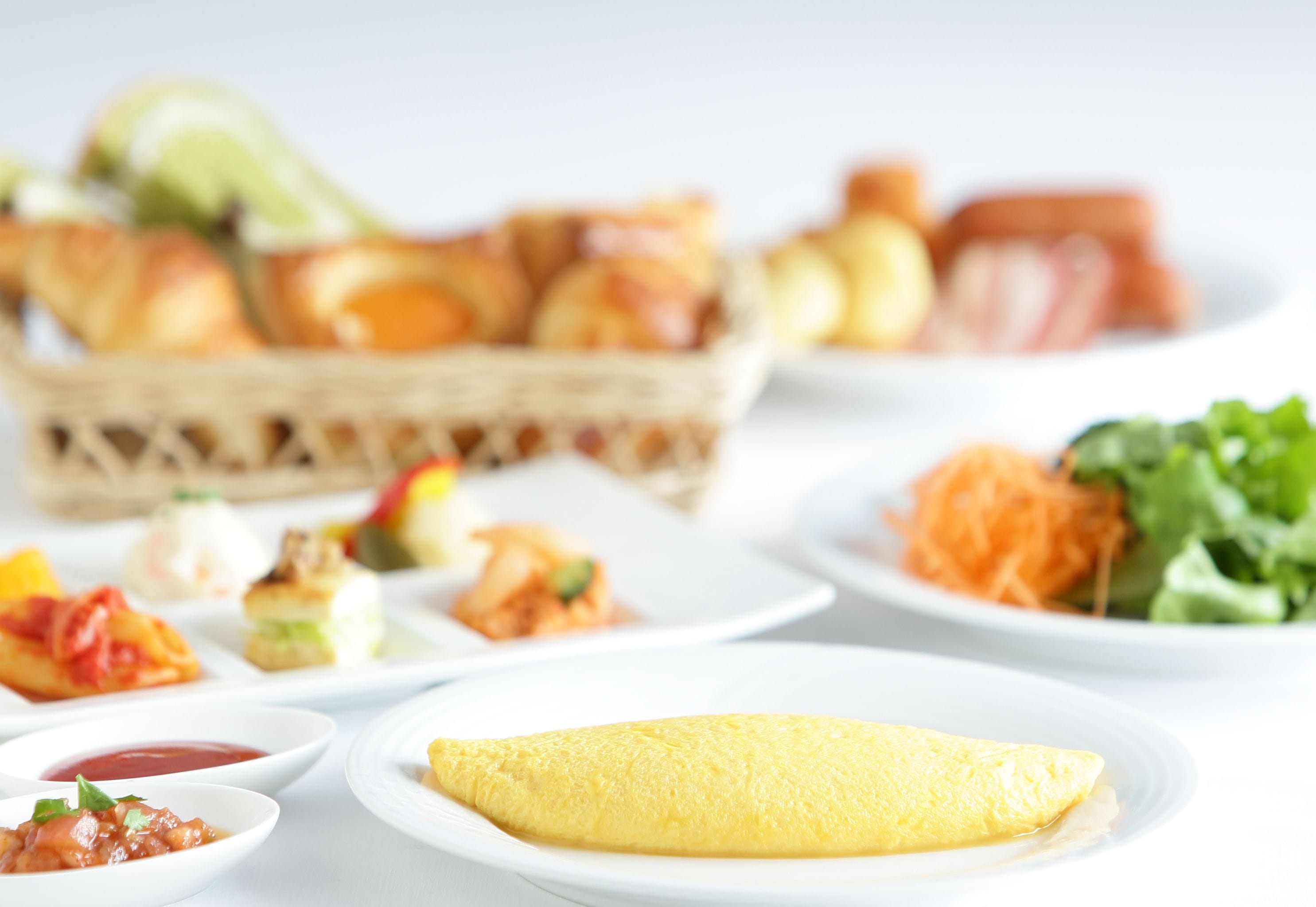 daily buffet breakfast (jpy 2904 per person)