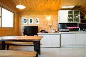 Chambre Familiale | Cuisine privée