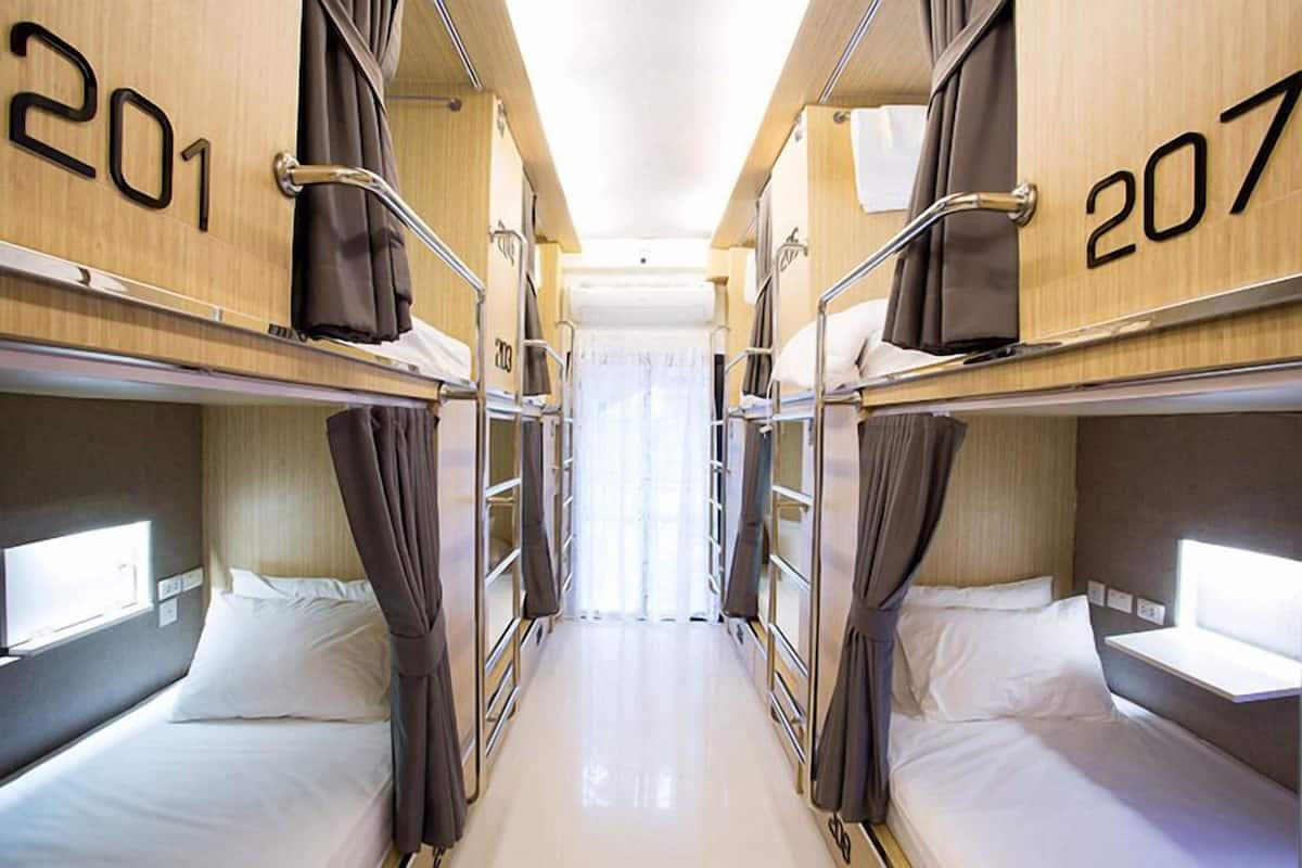 Single Bunk Bed Ladies Only Dorm | Free WiFi