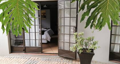 Aerotropolis Guest Lodge