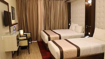 Family Room, Balcony | 1 bedroom, Egyptian cotton sheets, premium bedding, down duvets