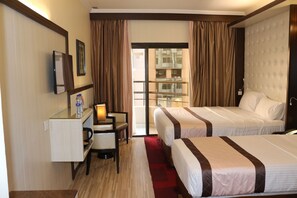 Family Room, Balcony | Egyptian cotton sheets, premium bedding, down comforters, minibar