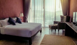 Deluxe River View Room with Bathtub | Roupas de cama premium, frigobar, escrivaninha