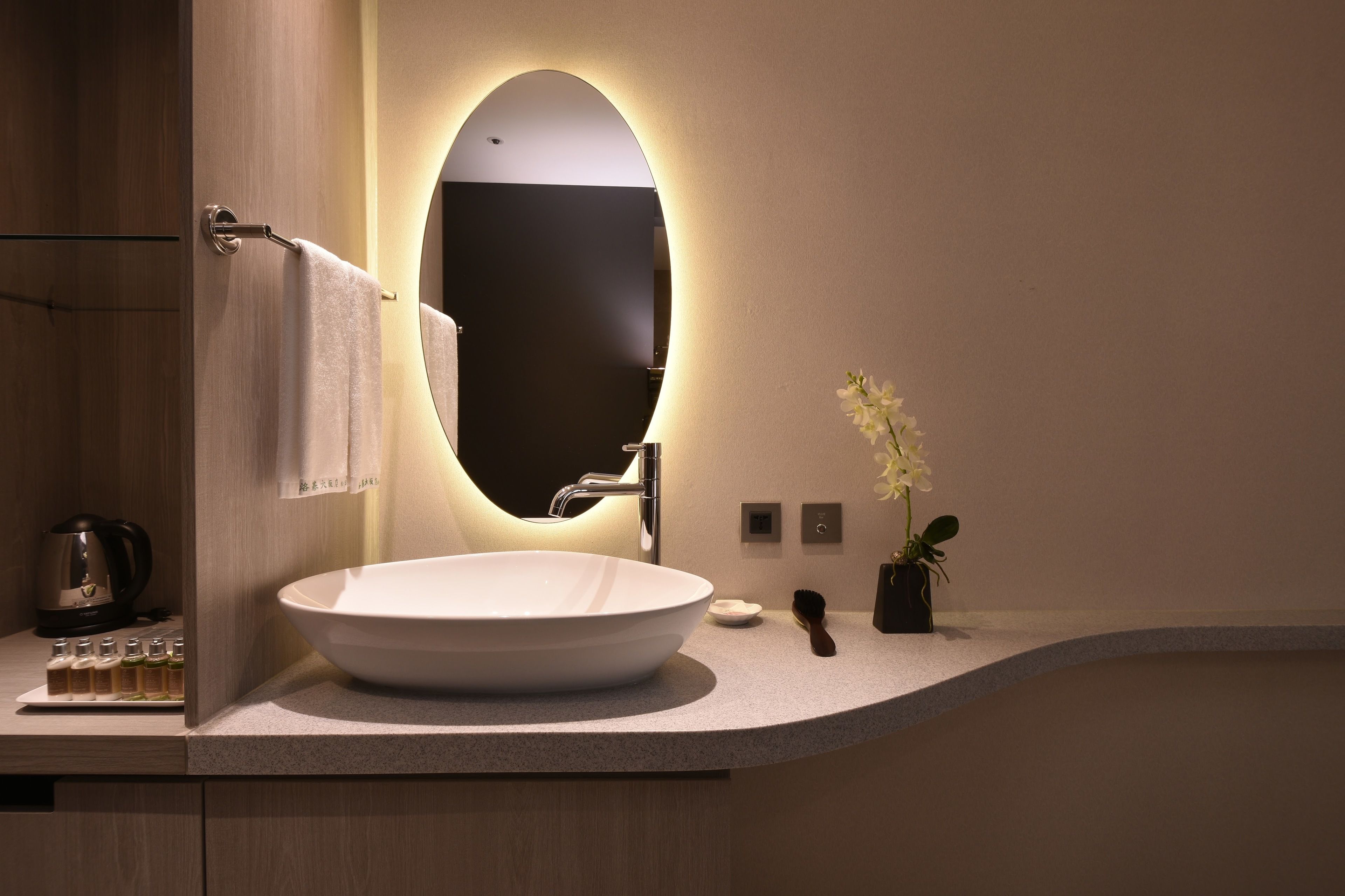 superior twin room | desk, free wifi, bed sheets