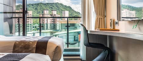 Desk, free WiFi, bed sheets