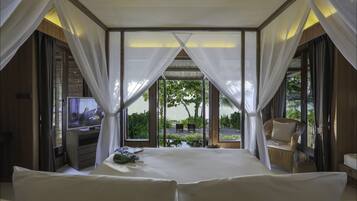 Beachfront Pool Villa | Minibar, in-room safe, desk, blackout drapes