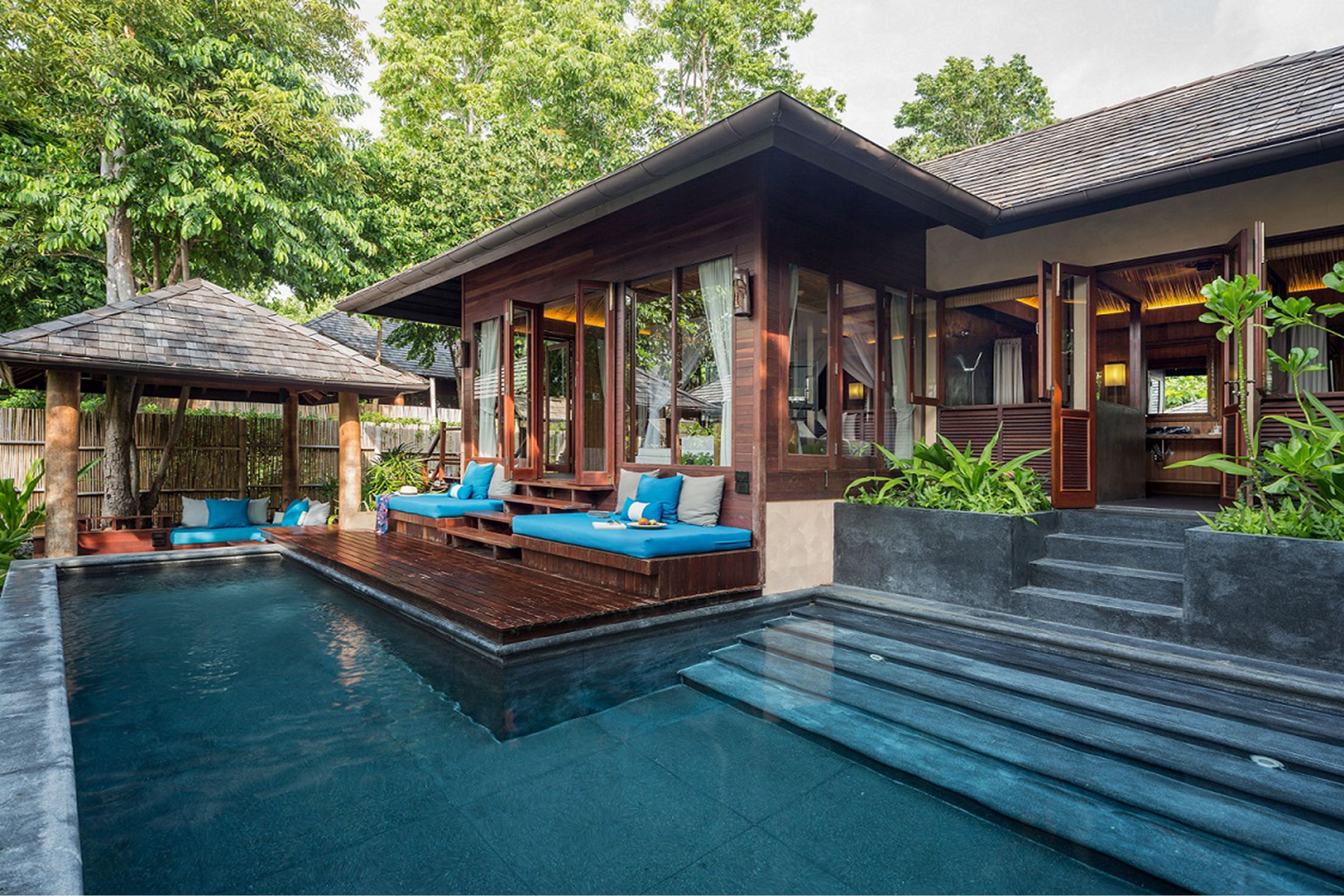 Beachfront Pool Villa | Minibar, in-room safe, desk, blackout drapes