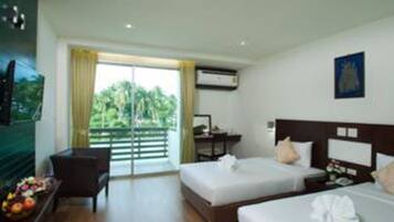 Deluxe Twin Room | In-room safe, free WiFi