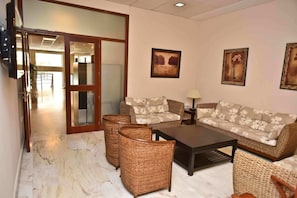 Lobby lounge