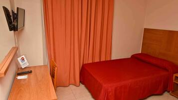 Enkeltrom | Skrivebord, barnesenger (inkludert) og ekstrasenger (mot et tillegg)