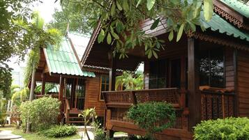 1 bedroom, desk, rollaway beds, free WiFi