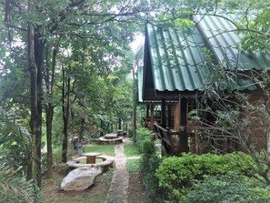 Thai Villa | Työpöytä, lisävuoteet, ilmainen Wi-Fi, vuodevaatteet