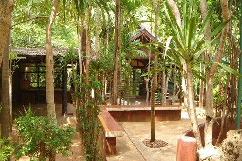 Sam's Jungle Guesthouse