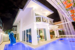 Seven Bedrooms Pool Villa 1km Jomtien beach | 7 kamar tidur, brankas, dan didekorasi berbeda-beda
