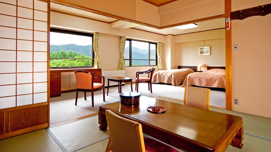 ผ้านวมขนเป็ด, ตู้นิรภัยในห้องพัก, โต๊ะทำงาน, ผ้าปูที่นอน