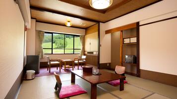 Down duvets, in-room safe, desk, bed sheets