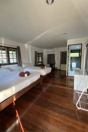 Jasmine Family Room | Schreibtisch, kostenloses WLAN, Bettwäsche