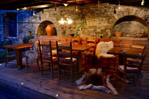 Outdoor dining - Hotel Garni Morettina (Brissago)