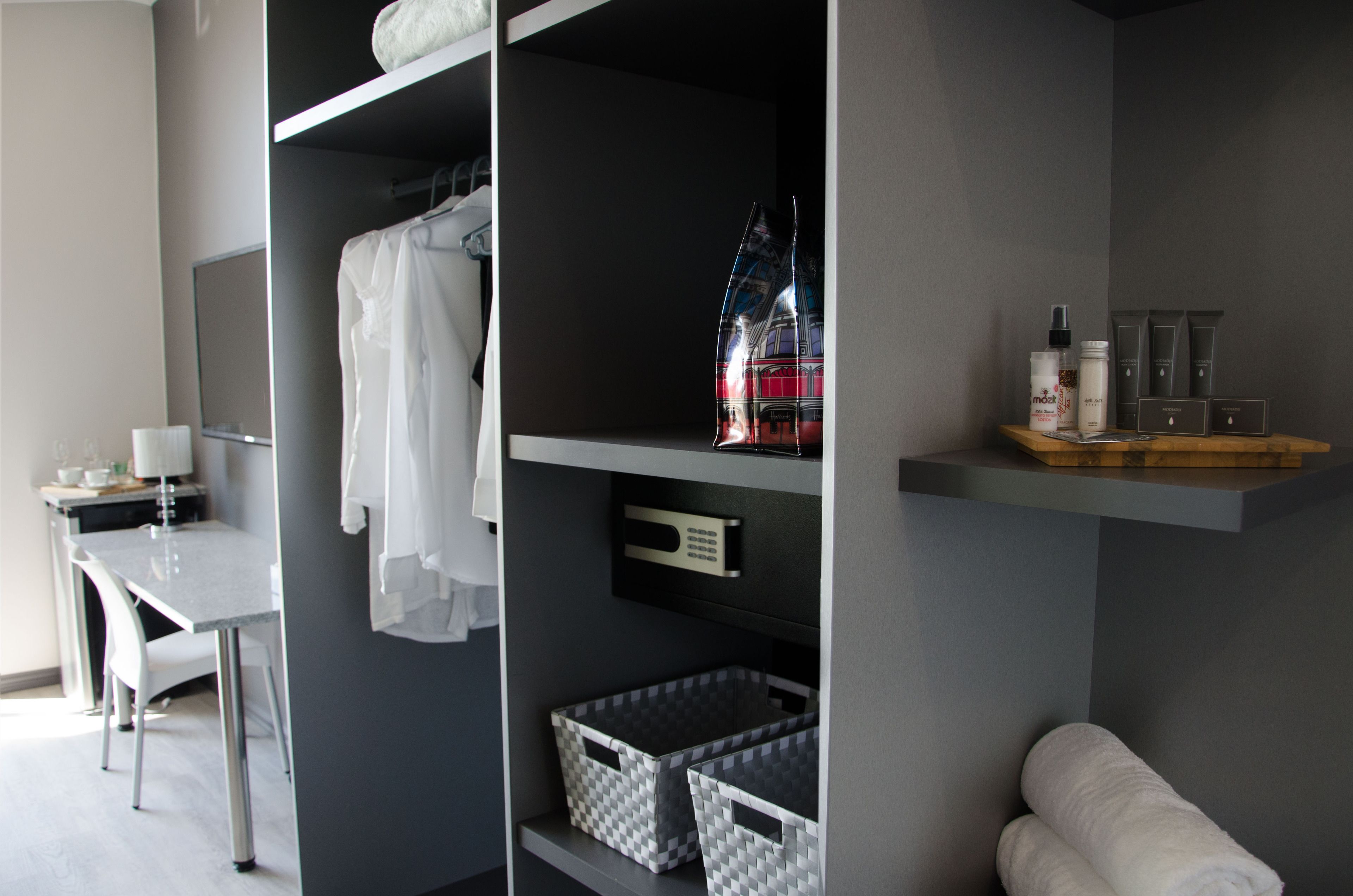 1 bedroom, premium bedding, minibar, in-room safe