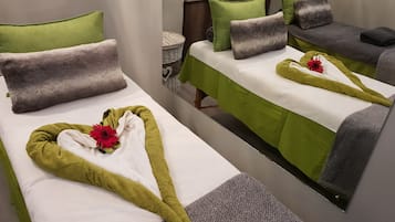 Couples treatment rooms, body treatments, aromatherapy, body scrubs