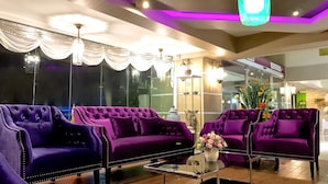 Lobby sitting area - Hi Life (Bang Sao Thong)