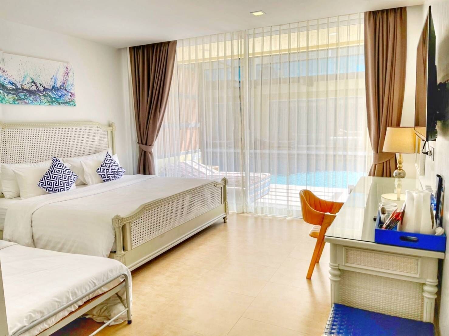 Free minibar, in-room safe, individually decorated, desk