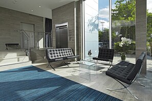 ロビー応接スペース