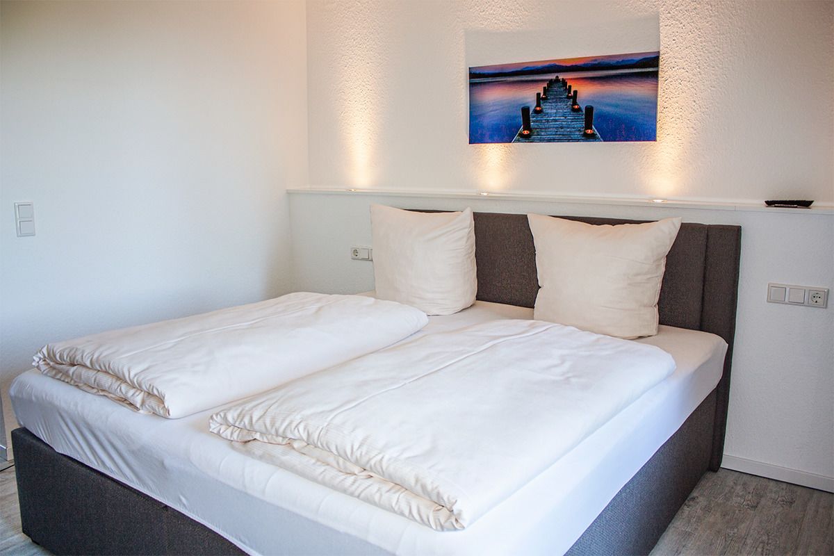 free wired internet, bed sheets