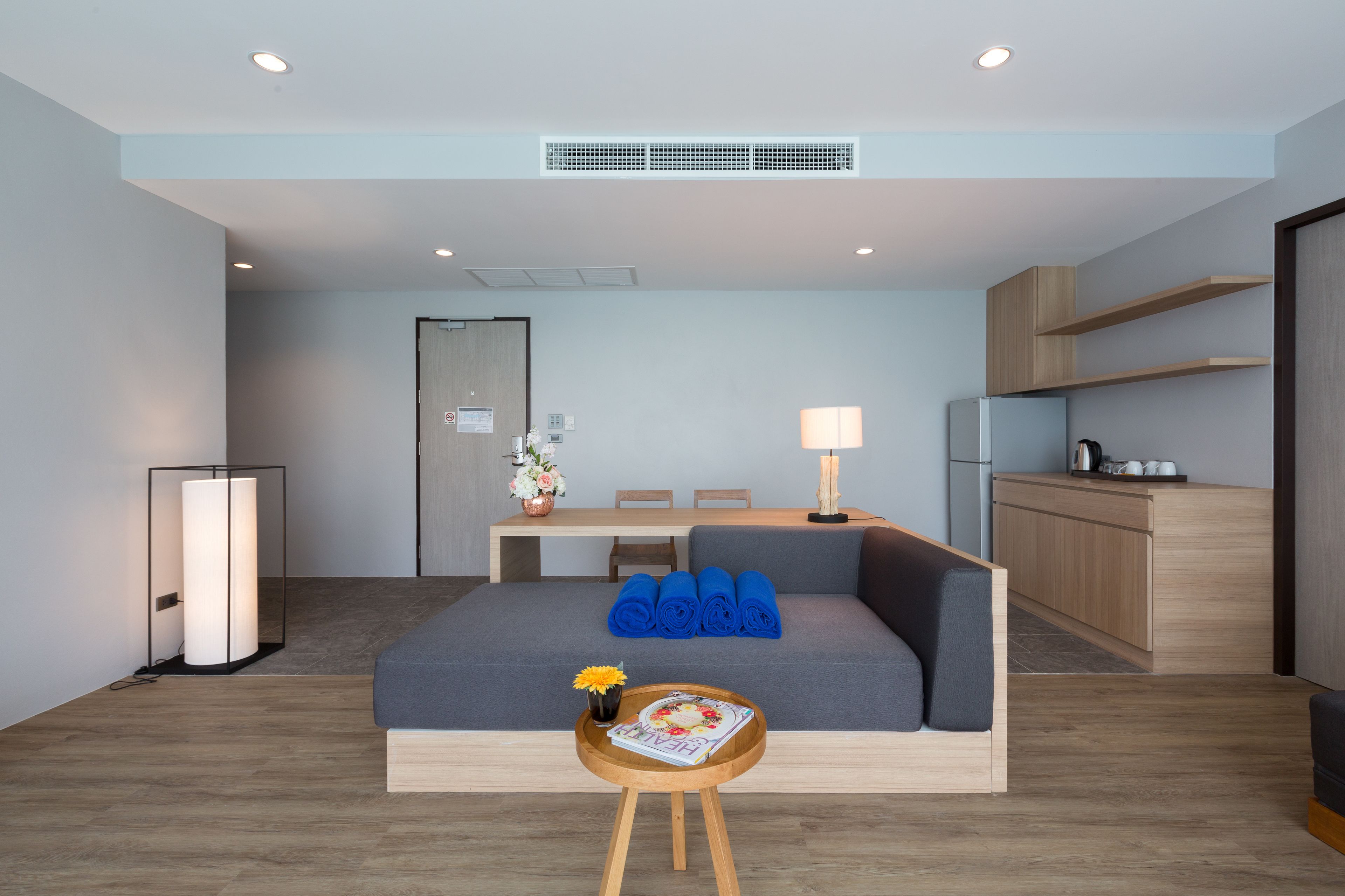 2-bed room pool access suite | 1 bedroom, in-room safe, desk, blackout curtains