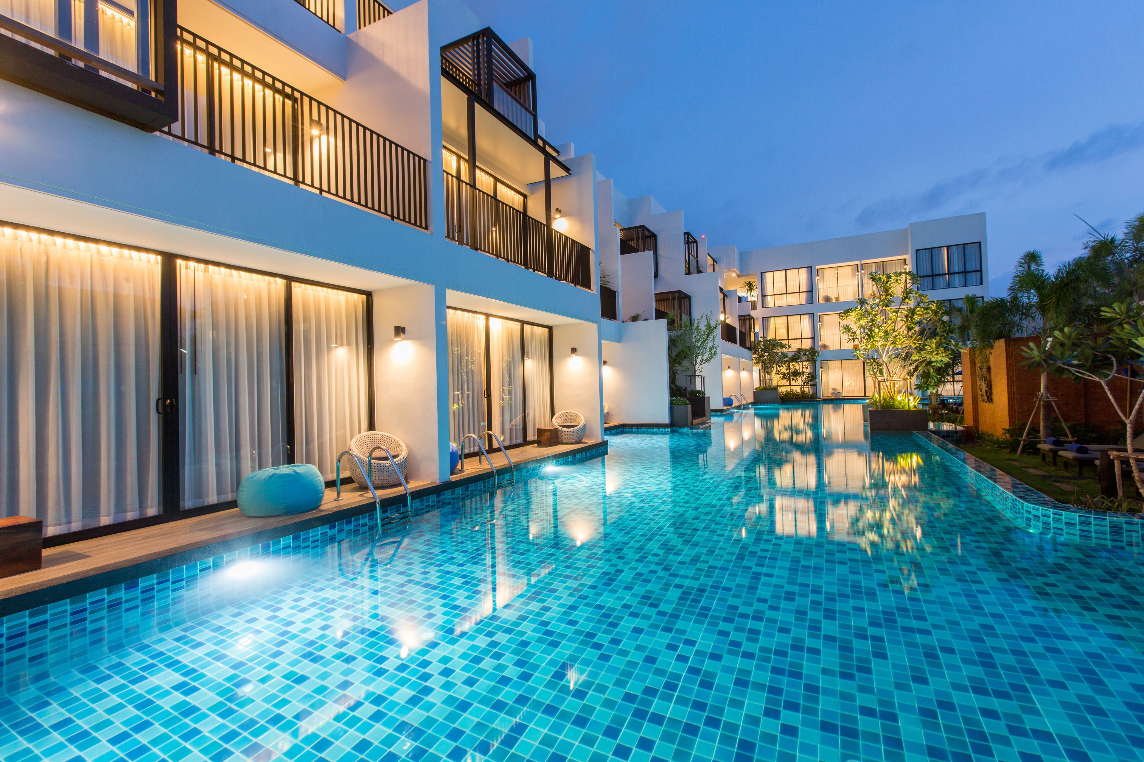 outdoor pool, pool loungers