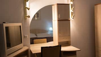 Minibar, in-room safe, desk, soundproofing