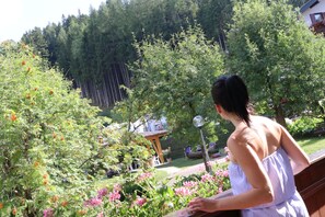 Doppel- oder Zweibettzimmer, Balkon | Balkon