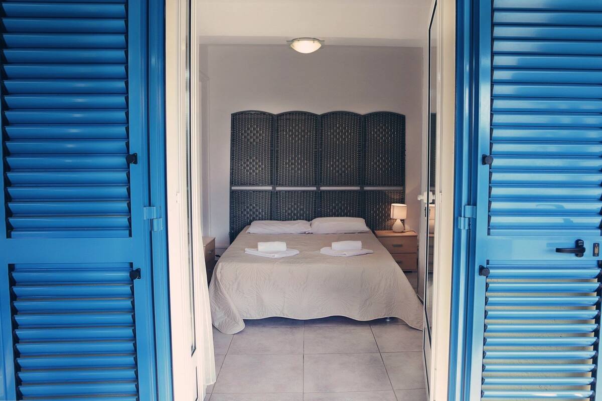 Double Room | Desk, cots/infant beds, rollaway beds, free WiFi