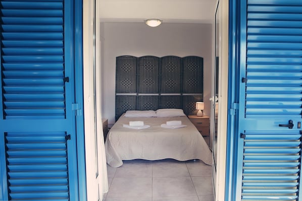 Desk, cots/infant beds, rollaway beds, free WiFi