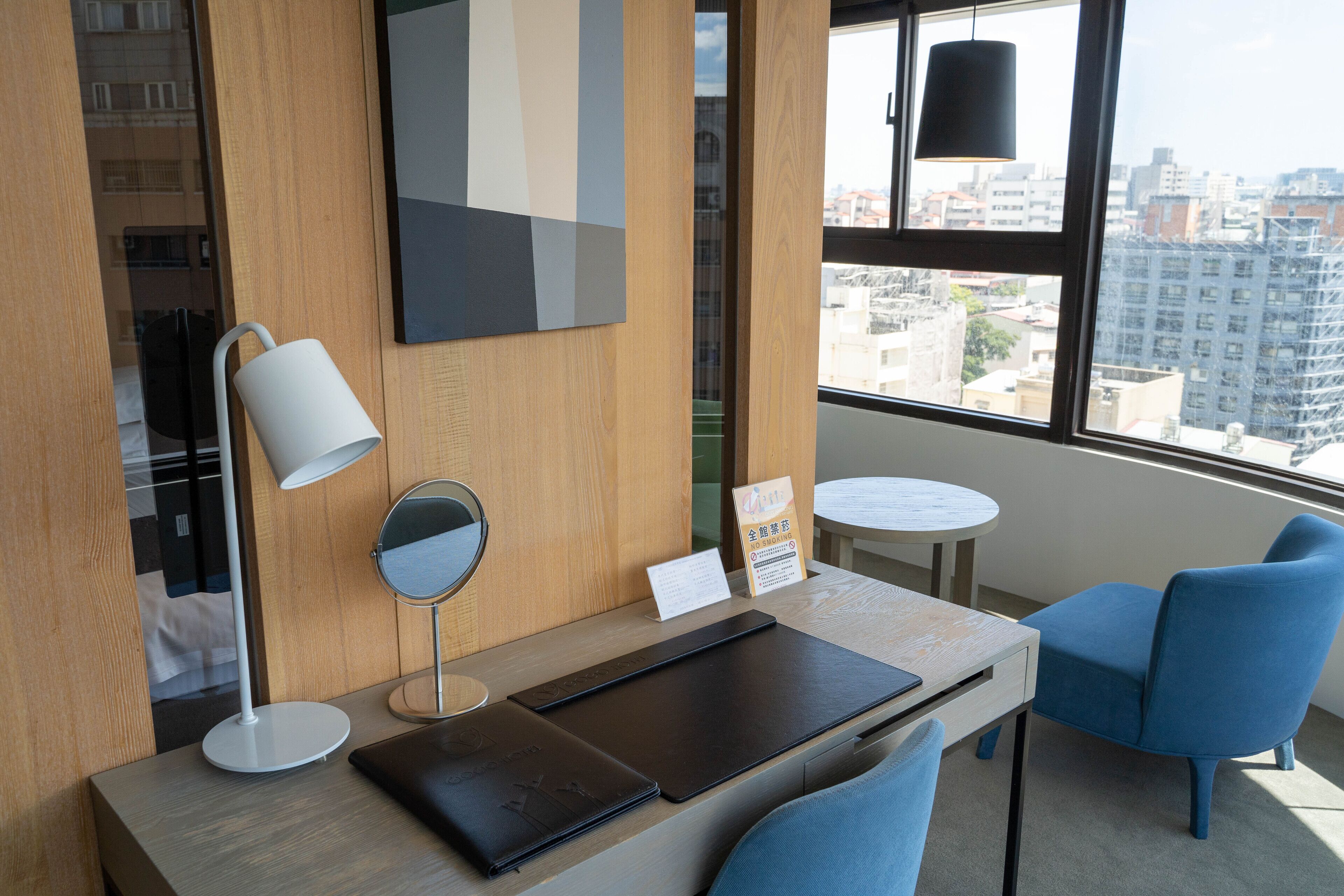 deluxe room, 1 king bed | premium bedding, desk, soundproofing, free wifi