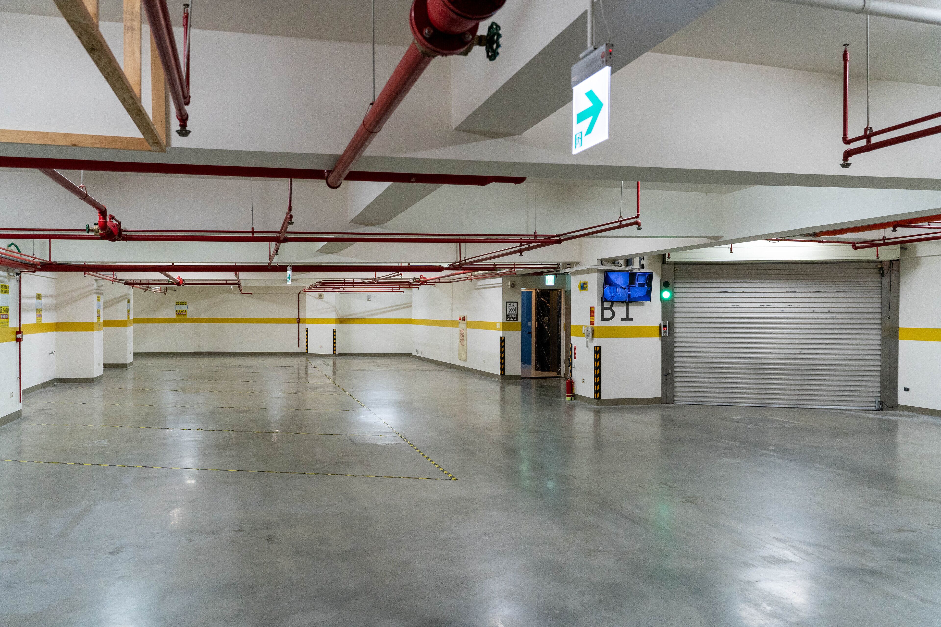 self-parking (surcharge) 300 per night