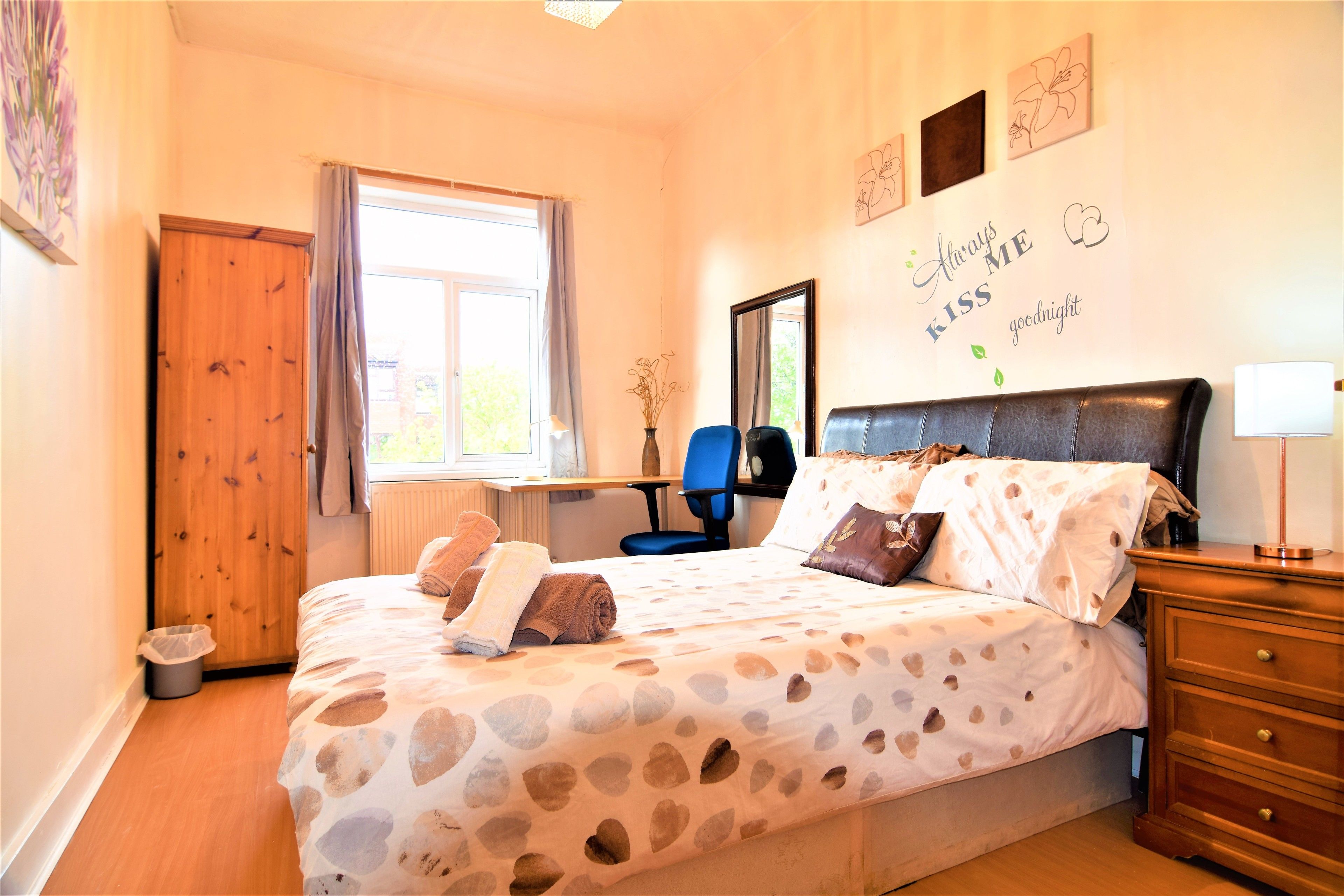 Double Room, Shared Bathroom (U6) | Individually decorated, individually furnished, desk, laptop workspace