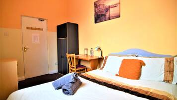 Double Room, Shared Bathroom (D1) | Individually decorated, individually furnished, desk, laptop workspace