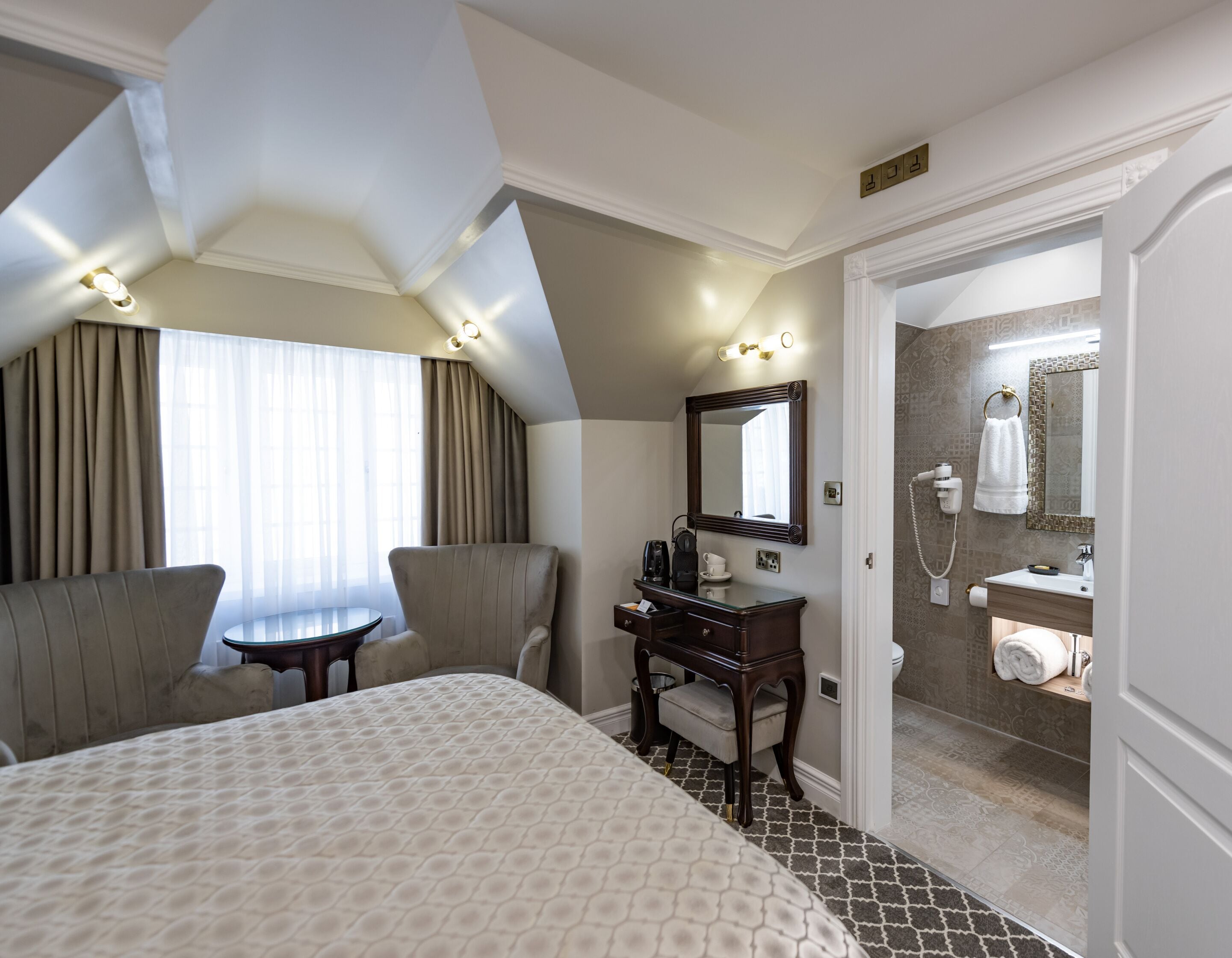 Classic Double Room, Ensuite