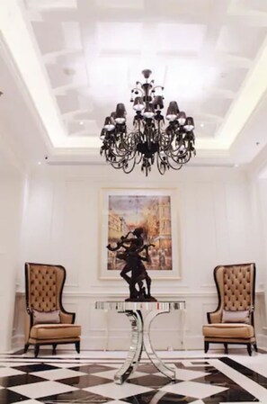 Lobby sitting area - Lafayette Boutique Hotel Yogyakarta (Depok)