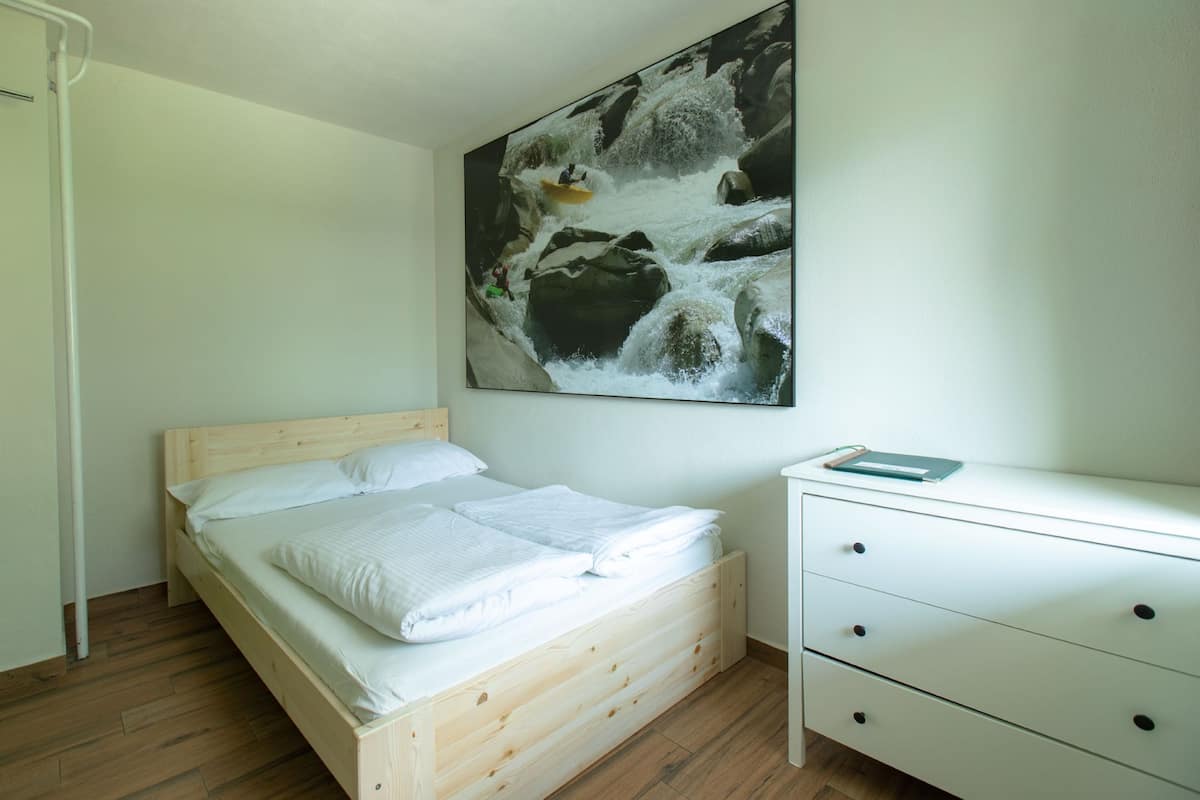 Double Room, Mountain View | In-room safe, WiFi (free), bed sheets