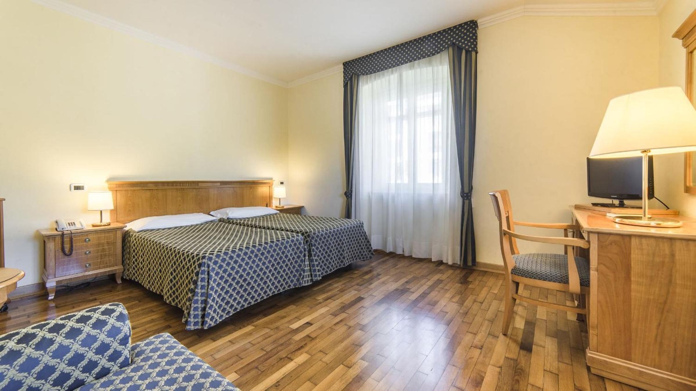 Minibar, in-room safe, desk, free WiFi