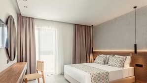 In-room safe, desk, cribs (free), WiFi (free) - Blue Sea Island (Rhodes)