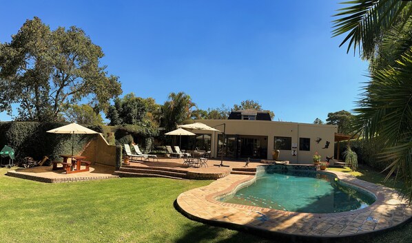 Mặt tiền nơi lưu trú