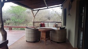 Marloth Kruger Whispering Ants | Terrace/patio - Marloth Kruger Bush Villa (Nkomazi)