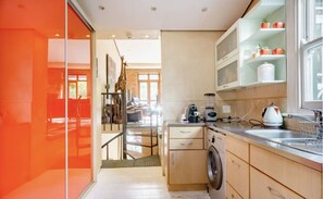 Double Bedroom, Optional Self-Catering | 私人厨房 | 冰箱、茶具/咖啡用具、厨具/餐具